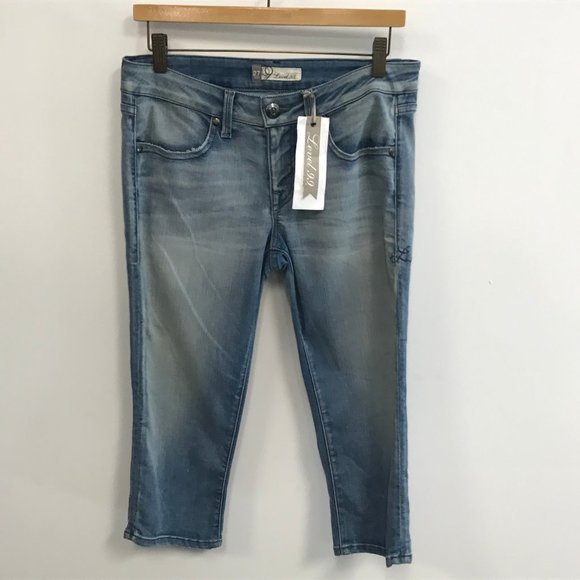 NWT Size 27 Level 99 Vintage Wash Cropped Jeans - Picture 1 of 3